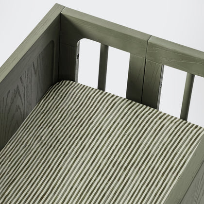 T34334JS,Babyletto,Nate Berkus x Babyletto All-Stages® Bassinet Sheet in Juniper Stripe