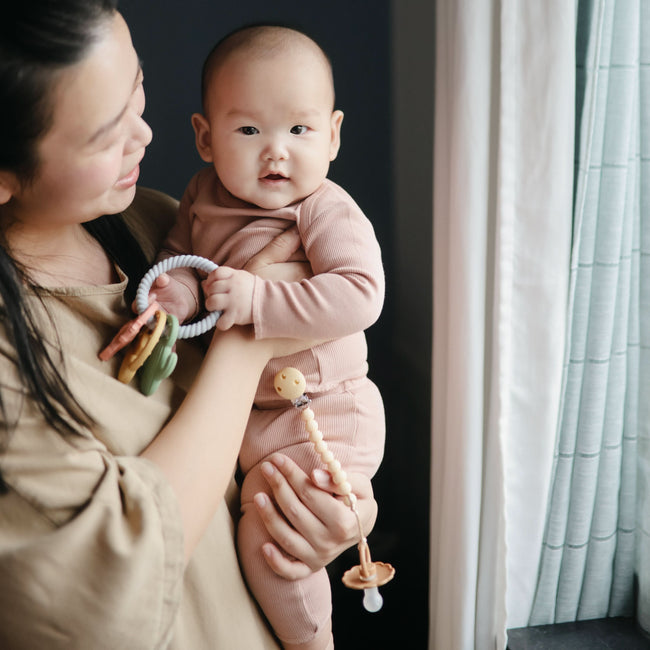 SMPC-3010, Silicone Pacifier Clip | Hera