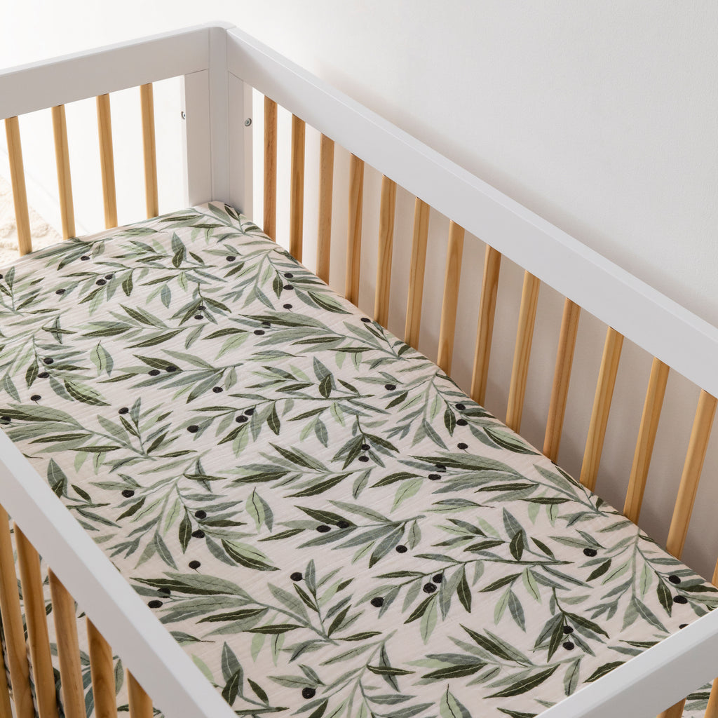 Crib Sheet in GOTS Certified Organic Muslin Cotton