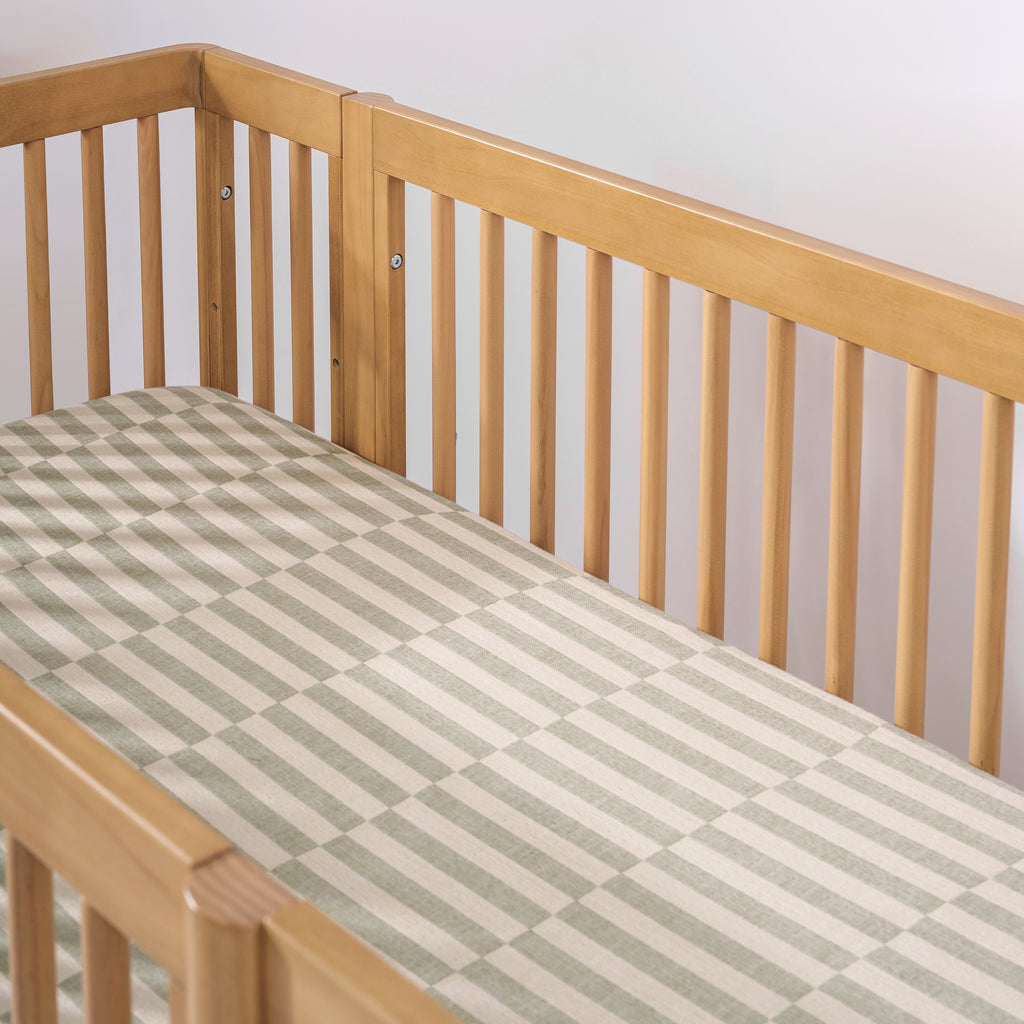 Crib Sheet in GOTS Certified Organic Muslin Cotton