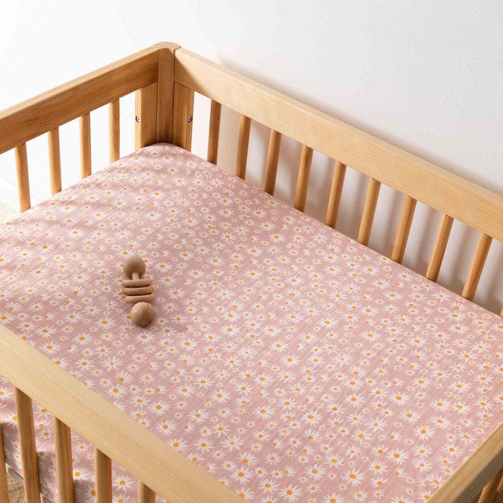 T28033,Babyletto,Daisy Muslin All-Stages Midi Crib Sheet in GOTS Certified Organic Cotton