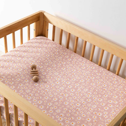 T28033,Babyletto,Daisy Muslin All-Stages Midi Crib Sheet in GOTS Certified Organic Cotton