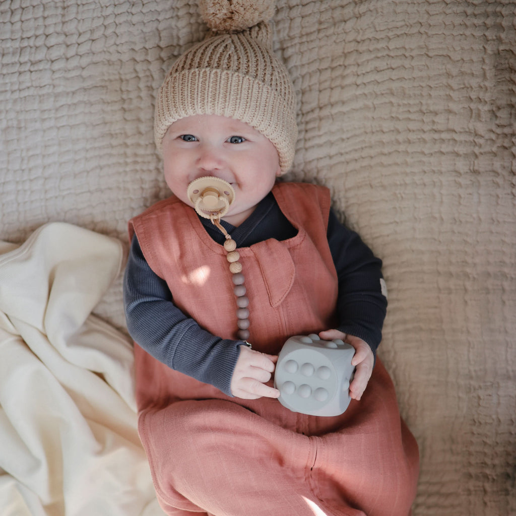 MPC-9001, Silicone Pacifier Clip | Eva