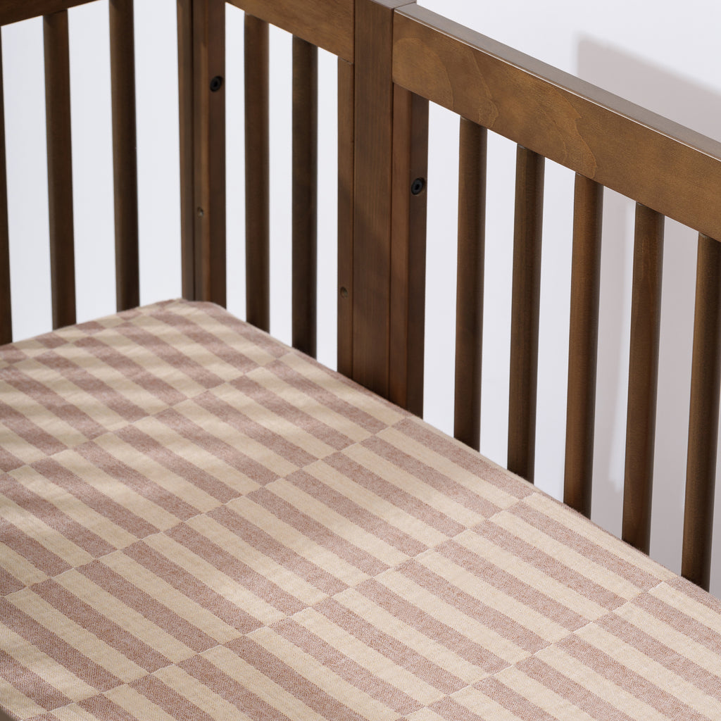 Crib Sheet in GOTS Certified Organic Muslin Cotton