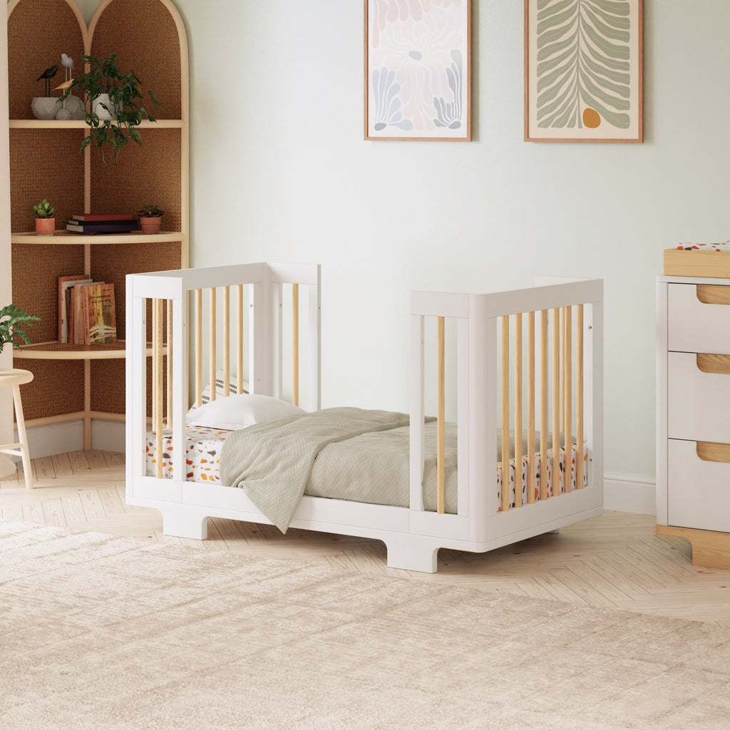 M23401WN,Yuzu 8-in-1 Convertible Crib w/All-Stages Conversion Kits in White/Natural