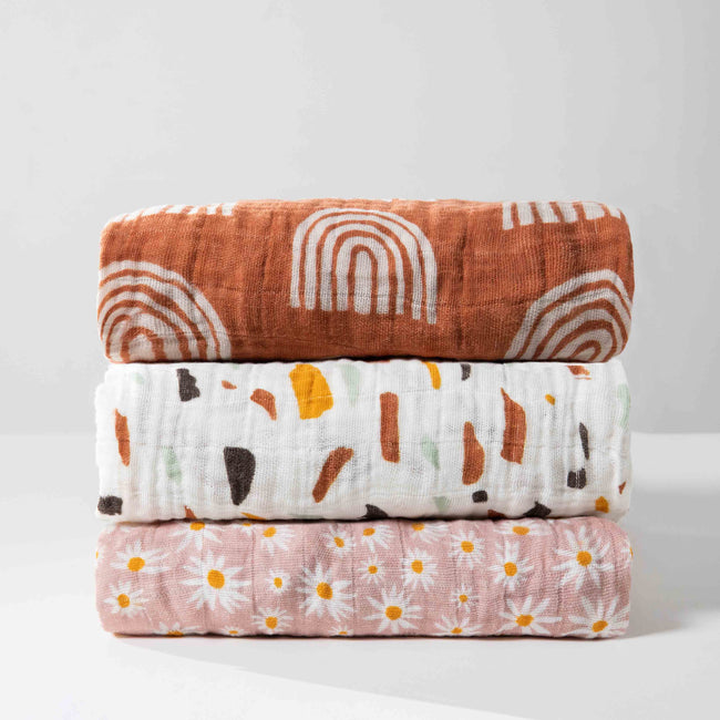 T29033,Rainbow Muslin All-Stages Midi Crib Sheet in GOTS Certified Organic Cotton