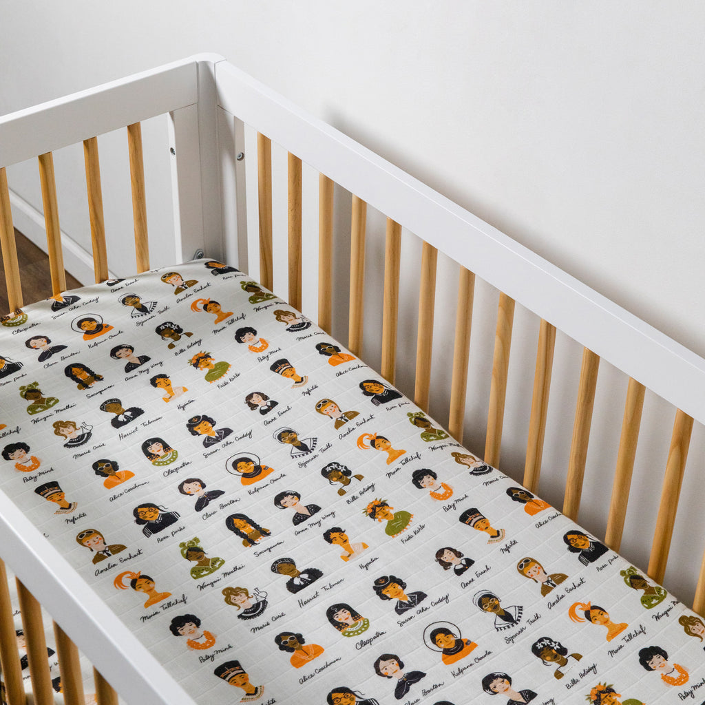 Crib Sheet in GOTS Certified Organic Muslin Cotton