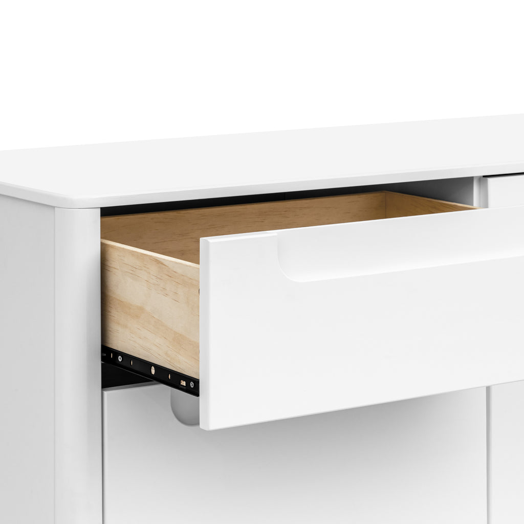 M23426W,Yuzu 6-Drawer Dresser in White